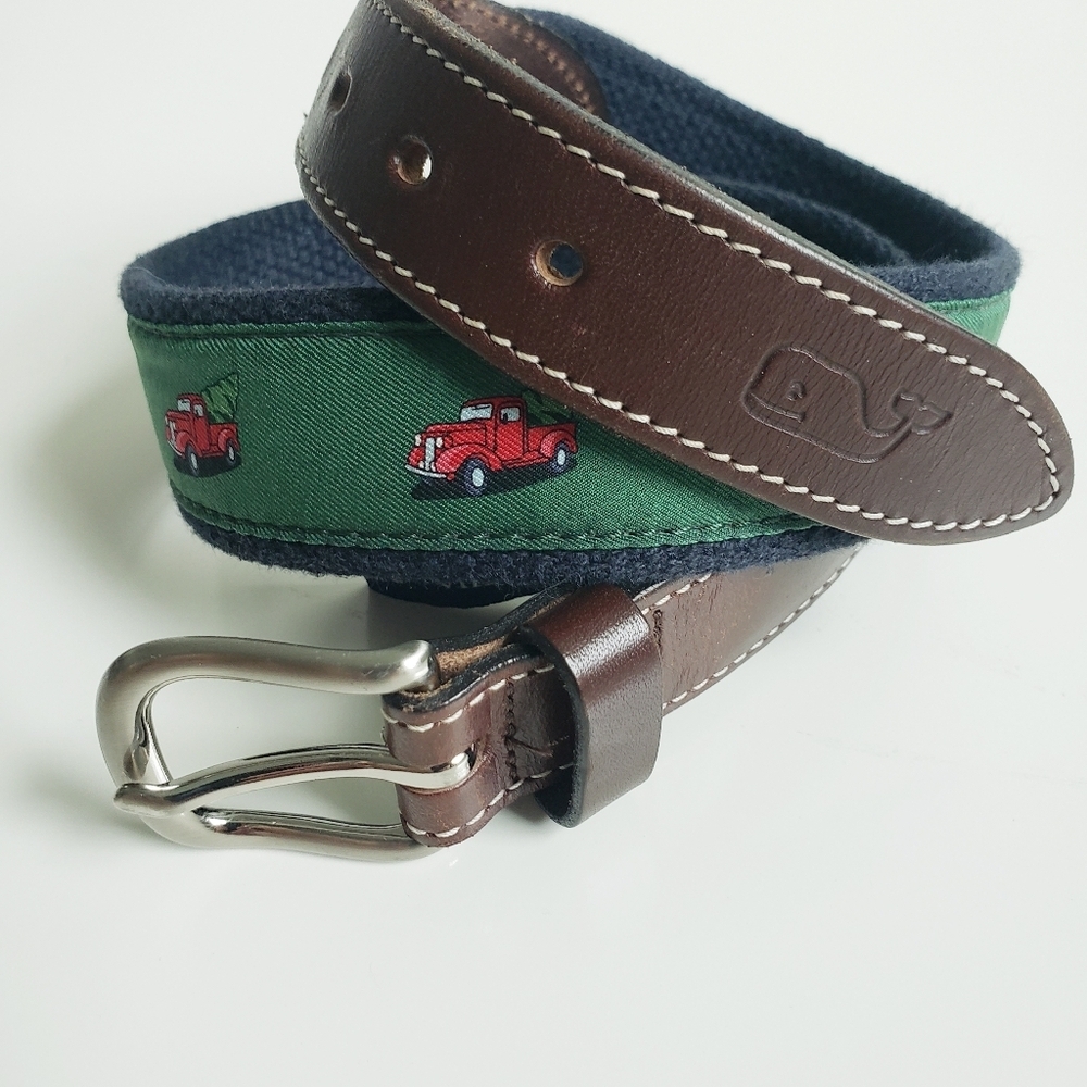 Vineyard Vines Christmas Red Truck Leather Kids Belt - Picture 2 of 5